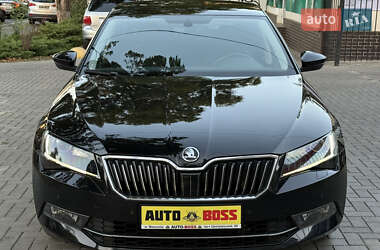Лифтбек Skoda Superb 2015 в 