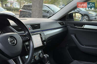 Лифтбек Skoda Superb 2015 в 