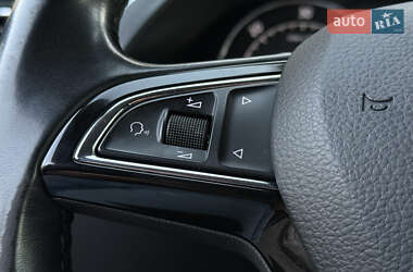 Лифтбек Skoda Superb 2015 в 