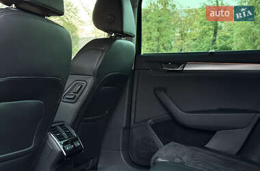 Лифтбек Skoda Superb 2015 в 