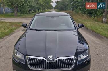 Лифтбек Skoda Superb 2013 в 