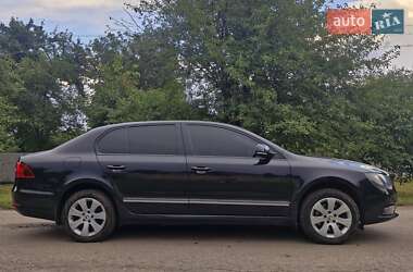 Лифтбек Skoda Superb 2013 в 