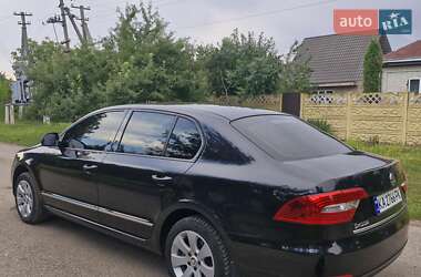 Лифтбек Skoda Superb 2013 в 