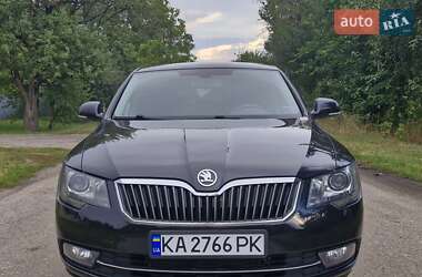Лифтбек Skoda Superb 2013 в 