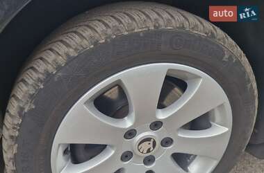 Лифтбек Skoda Superb 2013 в 
