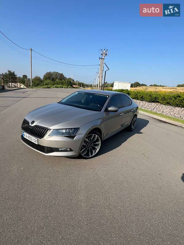 Лифтбек Skoda Superb 2018 в 