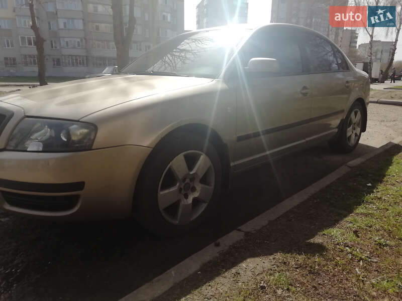 Ліфтбек Skoda Superb 2004 в Сумах