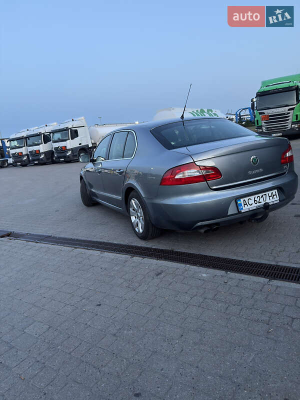 Лифтбек Skoda Superb 2009 в Луцке