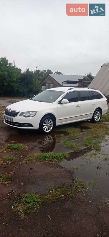 Універсал Skoda Superb 2013 в Чернігові