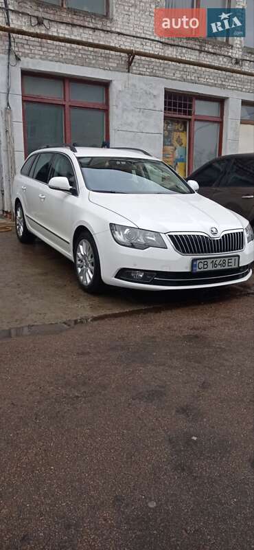 Універсал Skoda Superb 2013 в Чернігові