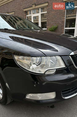 Лифтбек Skoda Superb 2011 в 