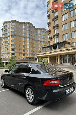 Лифтбек Skoda Superb 2011 в 