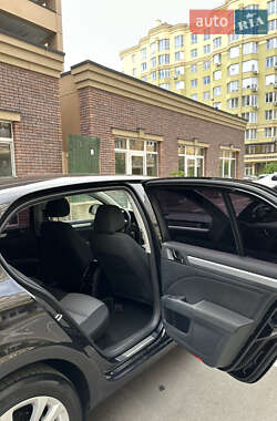 Лифтбек Skoda Superb 2011 в 