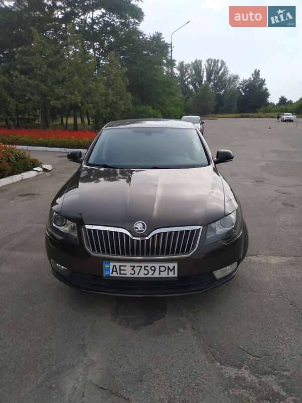 Лифтбек Skoda Superb 2014 в Киеве фото 3 Лифтбек Skoda Superb 2014 в Киеве