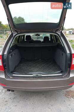 Универсал Skoda Superb 2011 в 