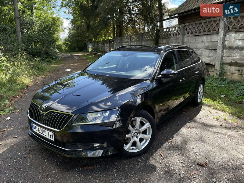 Универсал Skoda Superb 2017 в Сваляве