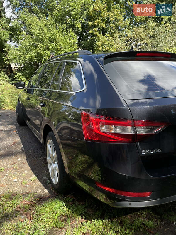 Универсал Skoda Superb 2017 в Сваляве