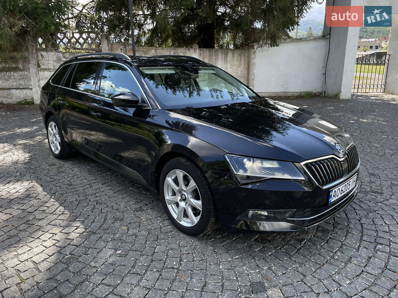 Универсал Skoda Superb 2017 в Сваляве
