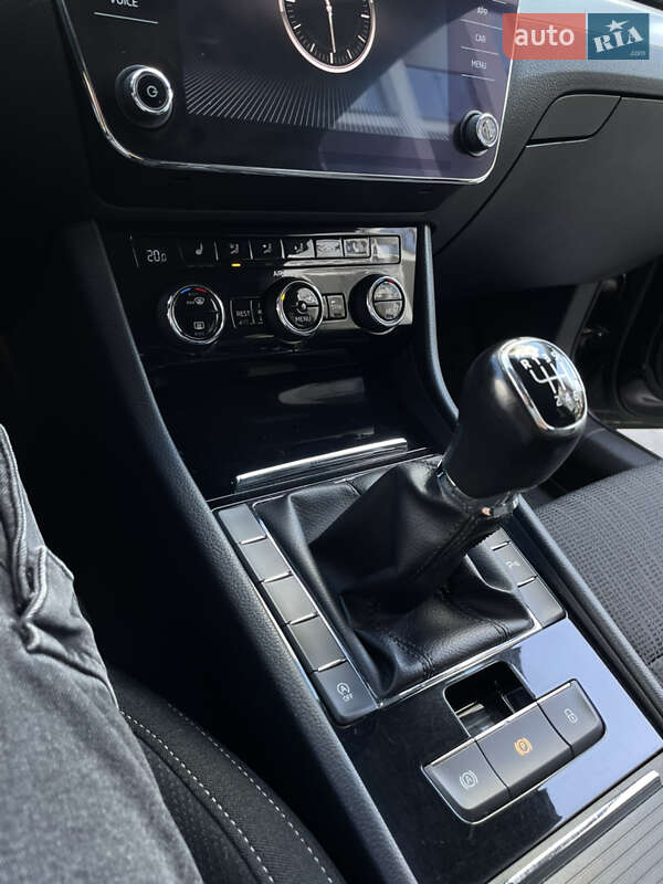 Универсал Skoda Superb 2017 в Сваляве