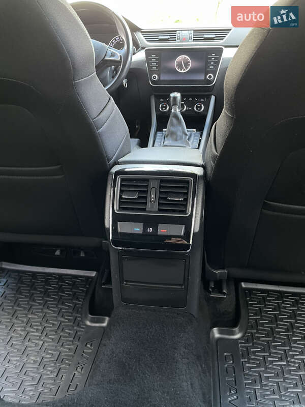 Универсал Skoda Superb 2017 в Сваляве