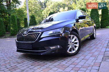 Лифтбек Skoda Superb 2017 в 