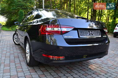 Лифтбек Skoda Superb 2017 в 