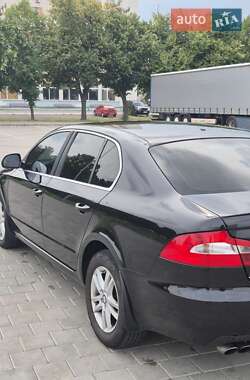 Лифтбек Skoda Superb 2012 в 