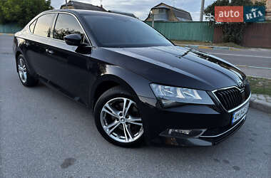 Лифтбек Skoda Superb 2015 в 