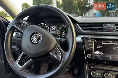 Лифтбек Skoda Superb 2015 в 