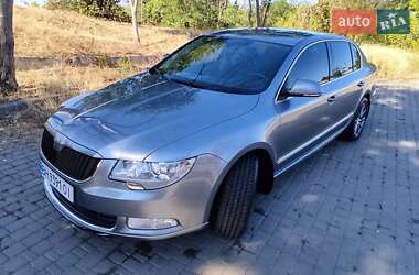 Лифтбек Skoda Superb 2011 в 