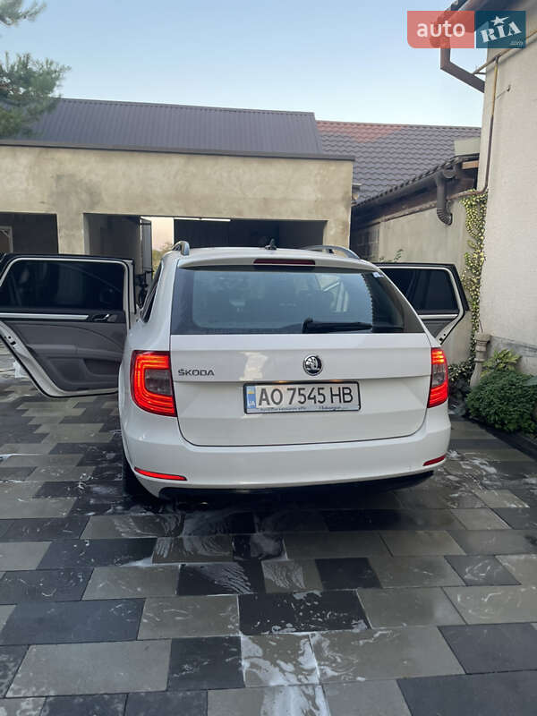 Универсал Skoda Superb 2014 в Мукачево