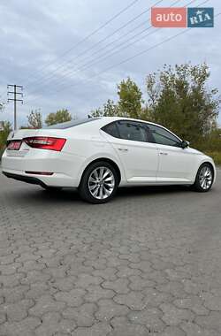 Универсал Skoda Superb 2016 в 