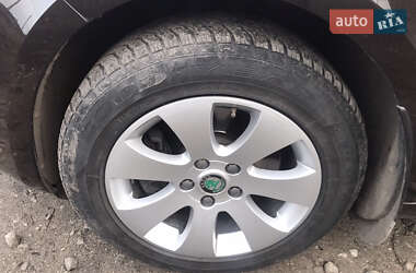 Лифтбек Skoda Superb 2012 в 