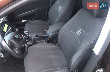 Лифтбек Skoda Superb 2012 в 
