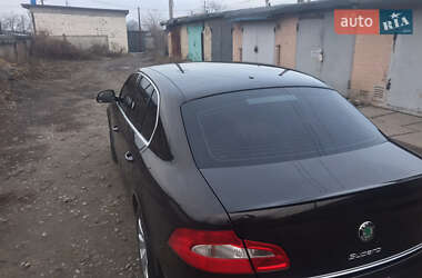 Лифтбек Skoda Superb 2012 в 