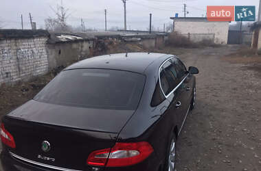 Лифтбек Skoda Superb 2012 в 