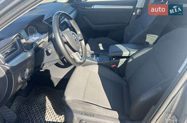 Лифтбек Skoda Superb 2016 в 