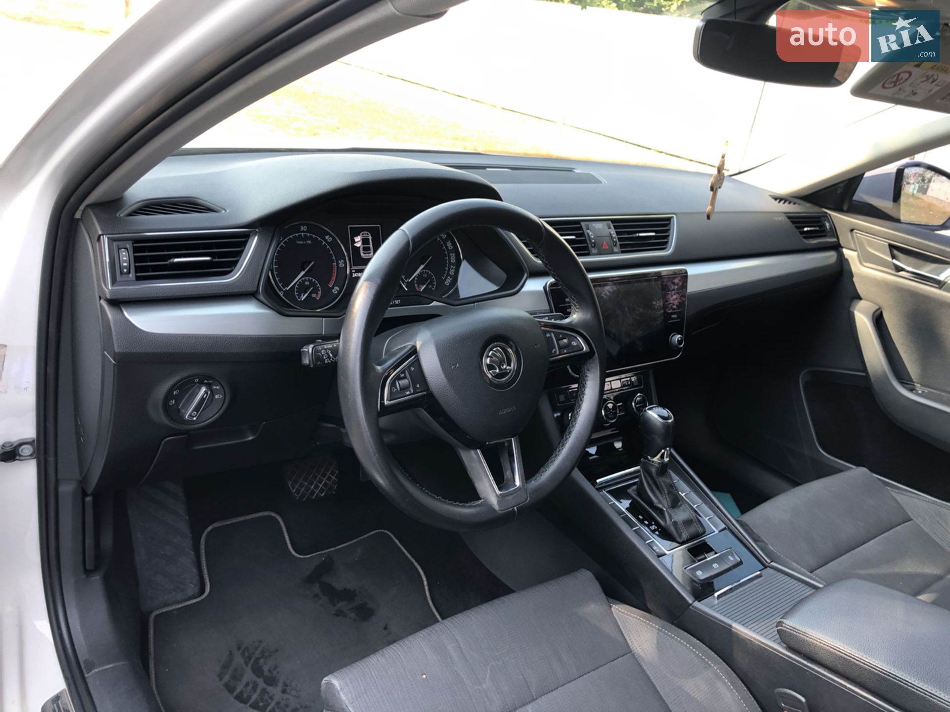 2017 Skoda Superb - мініатюра 8