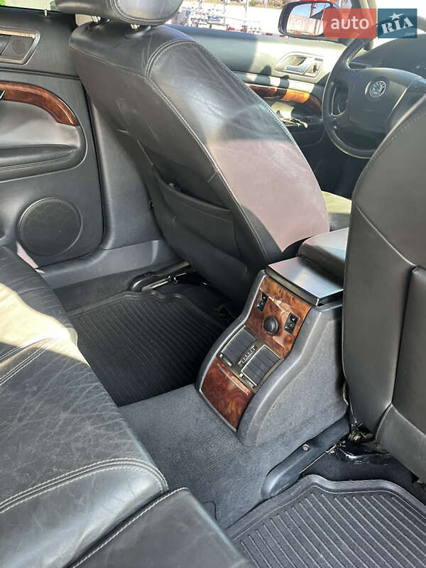 Лифтбек Skoda Superb 2006 в Ромнах