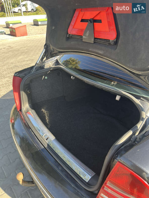 Лифтбек Skoda Superb 2006 в Ромнах