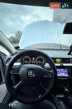 Лифтбек Skoda Superb 2014 в 