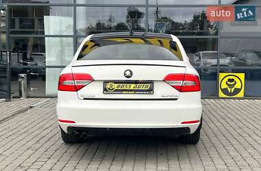 Лифтбек Skoda Superb 2013 в 