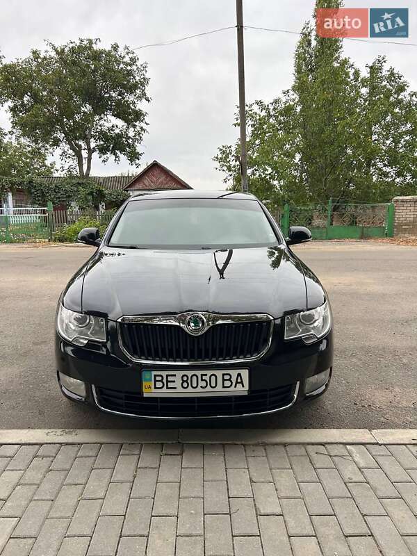 Лифтбек Skoda Superb 2011 в 