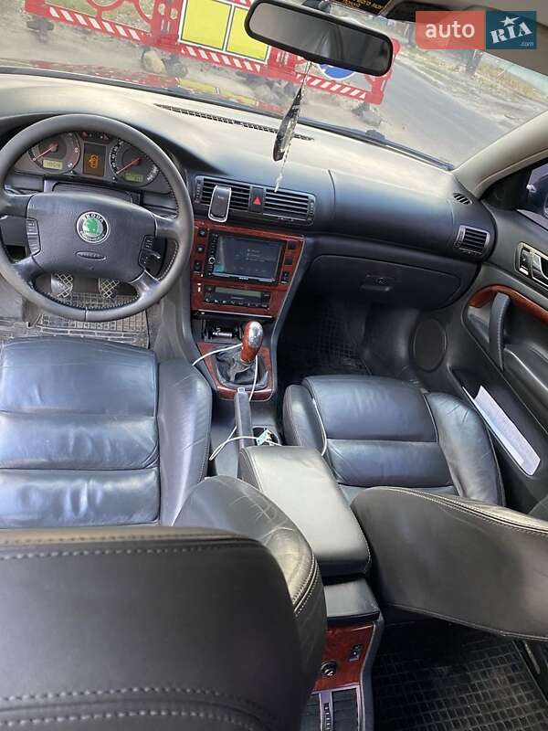 Лифтбек Skoda Superb 2002 в Николаеве
