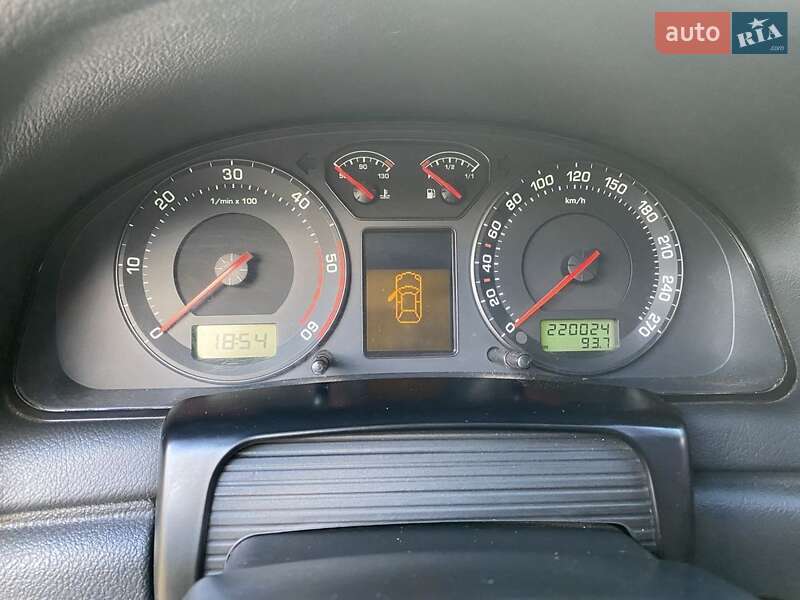 Лифтбек Skoda Superb 2002 в Николаеве