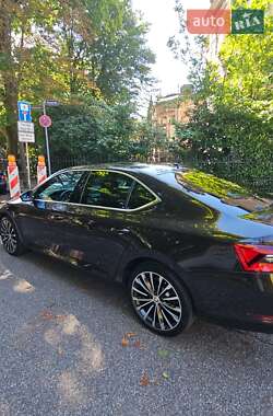 Лифтбек Skoda Superb 2019 в 