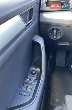 Лифтбек Skoda Superb 2016 в 