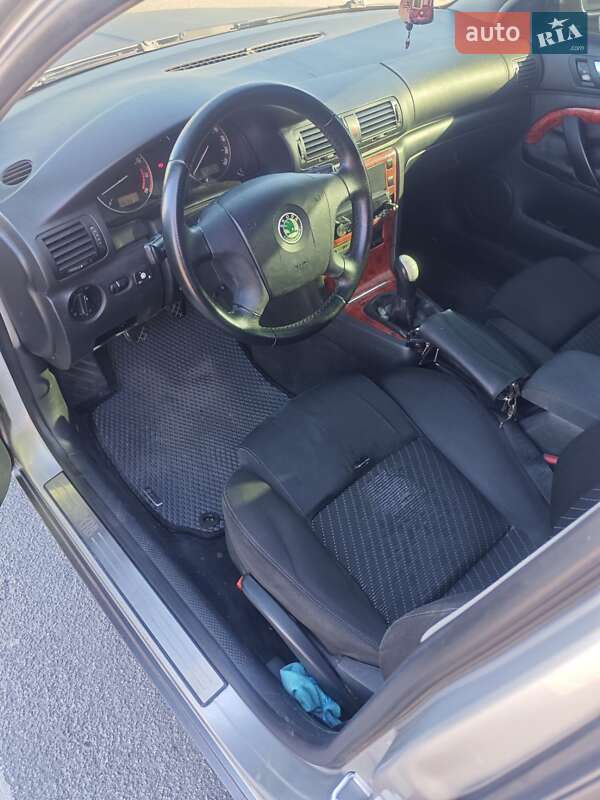 Лифтбек Skoda Superb 2006 в Запорожье