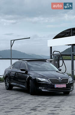 Лифтбек Skoda Superb 2017 в 