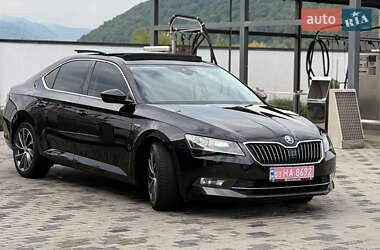 Лифтбек Skoda Superb 2017 в 